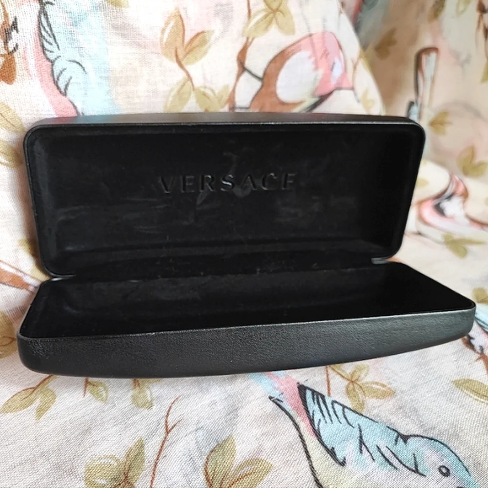 VERSACE Large Oversized Black Eyeglass Sunglasses Case & Cleaning Cloth *FLAW* - Picture 3 of 12